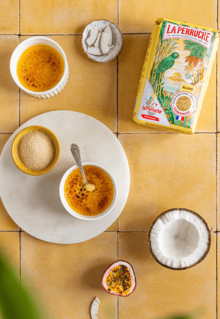 Recette de crème brûlée au lait de coco et fruit de la passion - La Perruche